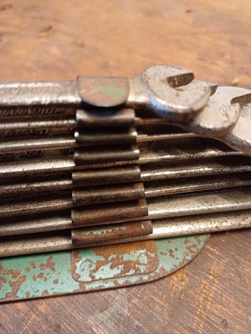 Pre 2e wereldoorlog Hazet sleutel set en houder, Antiek en Kunst, Antiek | Gereedschap en Instrumenten, Ophalen of Verzenden