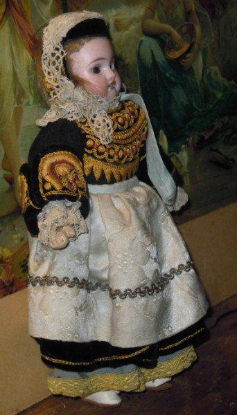 Antieke Franse pop met porseleinen hoofd - Bretagne, Antiek en Kunst, Antiek | Speelgoed, Ophalen of Verzenden