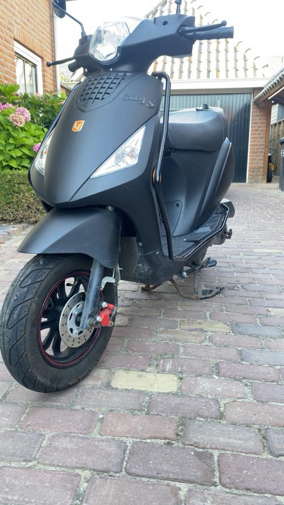 La Souris City S Special Edition schade vrij.55km/h, Fietsen en Brommers, Scooters | Yamaha, Zo goed als nieuw, Overige modellen