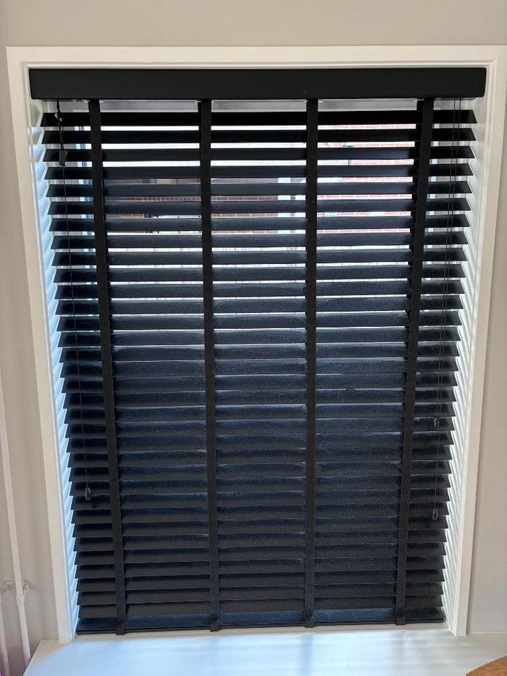 PVC Jaloezie 50mm kleur zwart 95,5cm breed & 138cm hoog, Huis en Inrichting, Stoffering | Gordijnen en Lamellen, Zo goed als nieuw