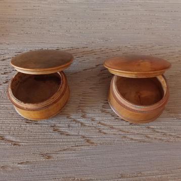 Relikwie potjes 2 stuks. beschikbaar voor biedingen