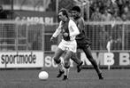 Org z/w foto Johan Cruijff duel met Ruud Gullit 06-12-1981, Verzenden, Nieuw, Ajax, Poster, Plaatje of Sticker