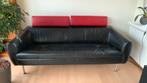 Zwarte bank van Montel met rode hoofdsteunen, Ophalen, Gebruikt, Driepersoons, 200 tot 250 cm