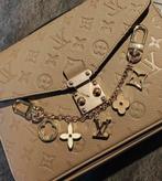 Louis Vuitton Metis Pochette Monogram Empreinte schoudertas, Sieraden, Tassen en Uiterlijk, Tassen | Damestassen, Ophalen of Verzenden