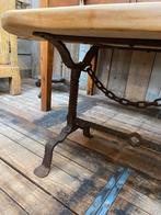 Landelijke salontafel tafel met smeedijzer onderstel, Antiek en Kunst, Ophalen