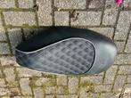 Piaggio zip zadel custom zwart grijs, Ophalen of Verzenden
