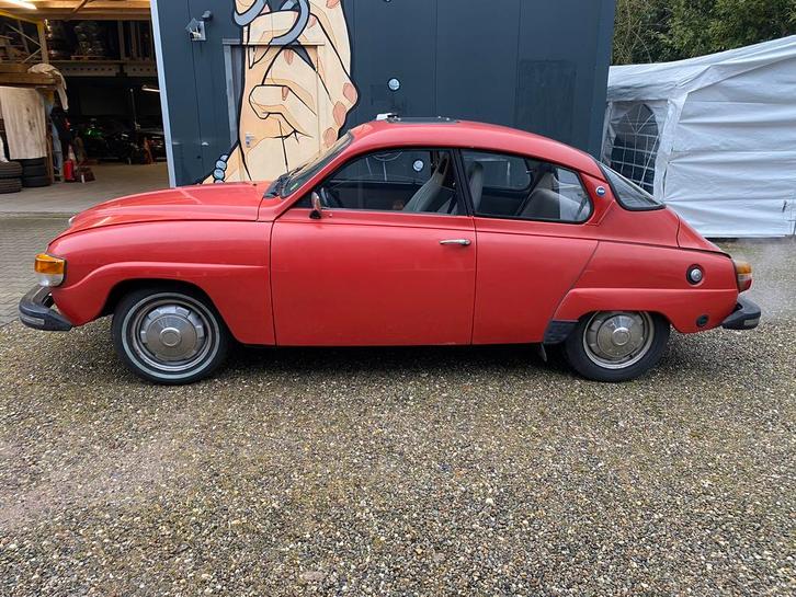 Saab 96 1.5 L 1975 Rood op LPG (nu in prijs verlaagd), Auto's, Saab, Particulier, Benzine, Hatchback, Handgeschakeld, Origineel Nederlands