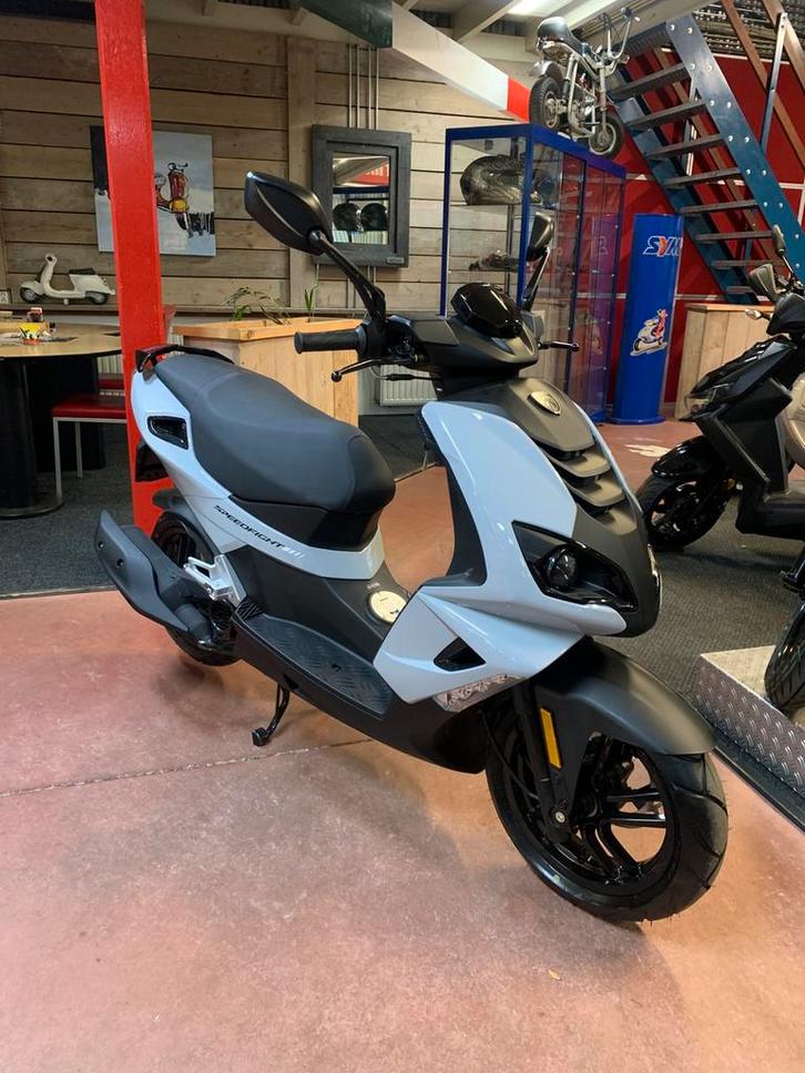 Peugeot speedfight 4 45KM zwart SF4 Nardo grey, Fietsen en Brommers, Scooters | Peugeot, Nieuw, Speedfight, Maximaal 45 km/u, Benzine