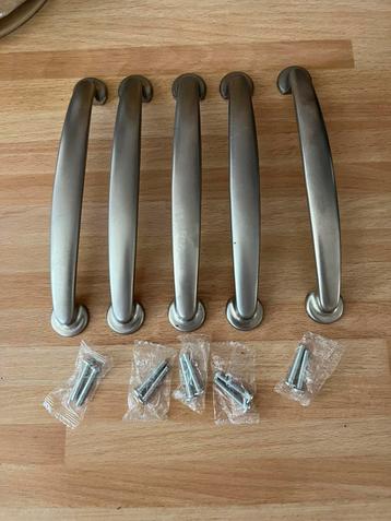 5 x handgrepen keukenkastjes beschikbaar voor biedingen
