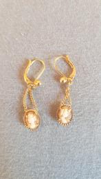 14k Gouden Cameo Oorbellen, Hangers, Ophalen of Verzenden, Zo goed als nieuw, Goud