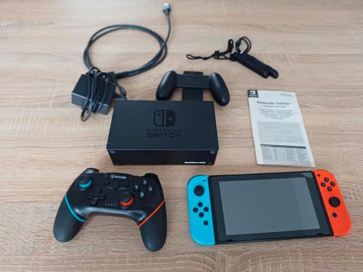 Nintendo switch, Spelcomputers en Games, Spelcomputers | Nintendo Switch, Gebruikt, Switch Original, Met 2 controllers, Ophalen