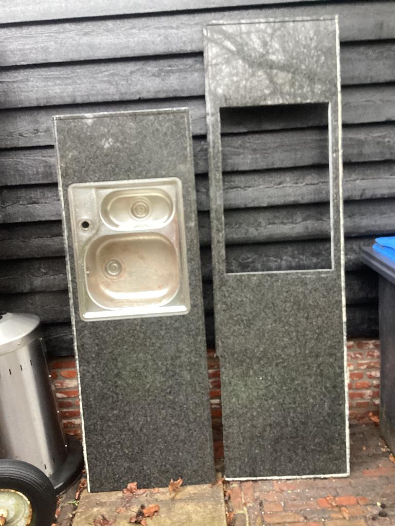 Granieten aanrechtblad met spoelbak + inductiekookplaat, Huis en Inrichting, Keuken | Keukenelementen, Ophalen, Gebruikt, Zwart