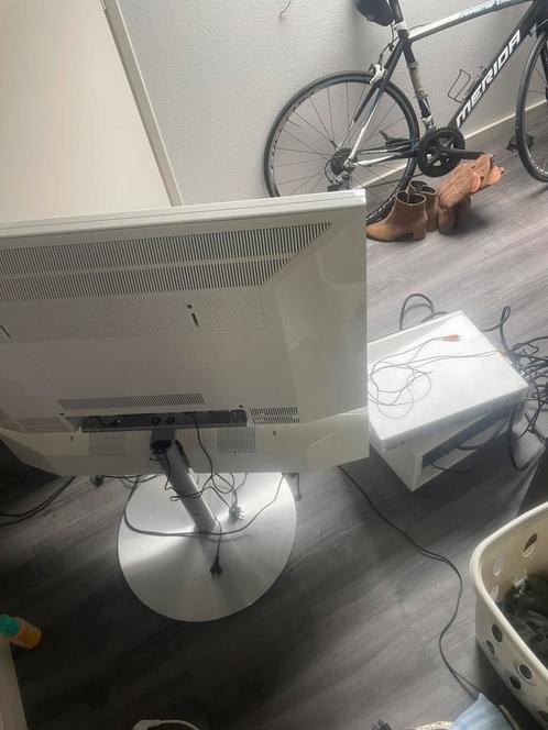 Loewe tv + soundsysteem en Apple tv, Audio, Tv en Foto, Accu's en Batterijen, Refurbished, Ophalen