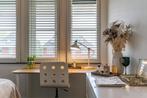 ** Ikea bureau beige met witte poten inclusief stoel, Ophalen, Zo goed als nieuw, Bureau