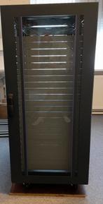 19 inch server rack 25U, Computers en Software, Serverkasten, Ophalen, Gebruikt, Glas, Geperforeerd