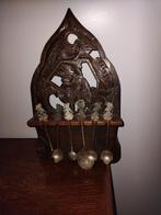 Indonesische tinnen lepels, Ophalen