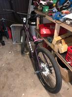 Wheelie fiets, Fietsen en Brommers, Fietsen | Crossfietsen en BMX, Bomma, Voetsteunen, 24 inch of meer, Zo goed als nieuw