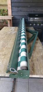 Groen-wit gestreept zonnescherm, 3 meter breed, Tuin en Terras, Zonneschermen, Ophalen, Gebruikt, 150 tot 300 cm, 250 cm tot 450 cm