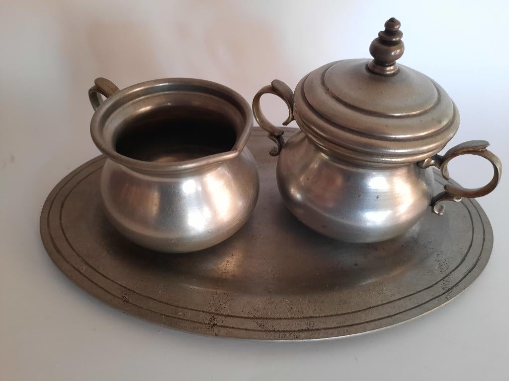 Eyecatcher! Tinnen roomstel met onderbord, Antiek en Kunst, Ophalen of Verzenden