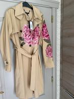 Nieuwe Caroline Biss Trenchcoat Maat 42, Kleding | Dames, Jassen | Zomer, Ophalen of Verzenden, Nieuw, Maat 42/44 (L), Beige