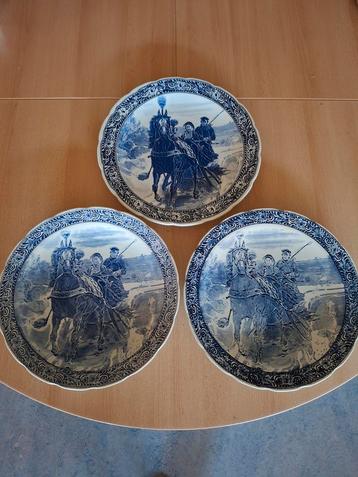 Drie Vintage Delfts blauwe Borden beschikbaar voor biedingen