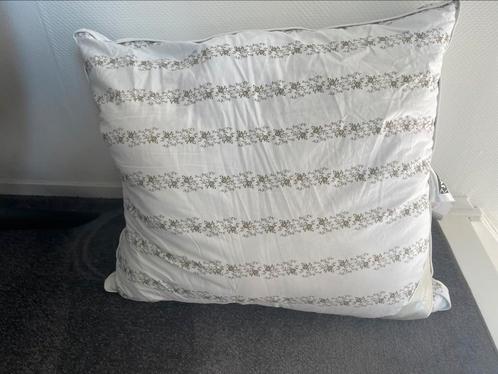 Nieuw hoofdkussen, Huis en Inrichting, Slaapkamer | Beddengoed, Zo goed als nieuw, Kussen, Eenpersoons, Wit, Ophalen of Verzenden
