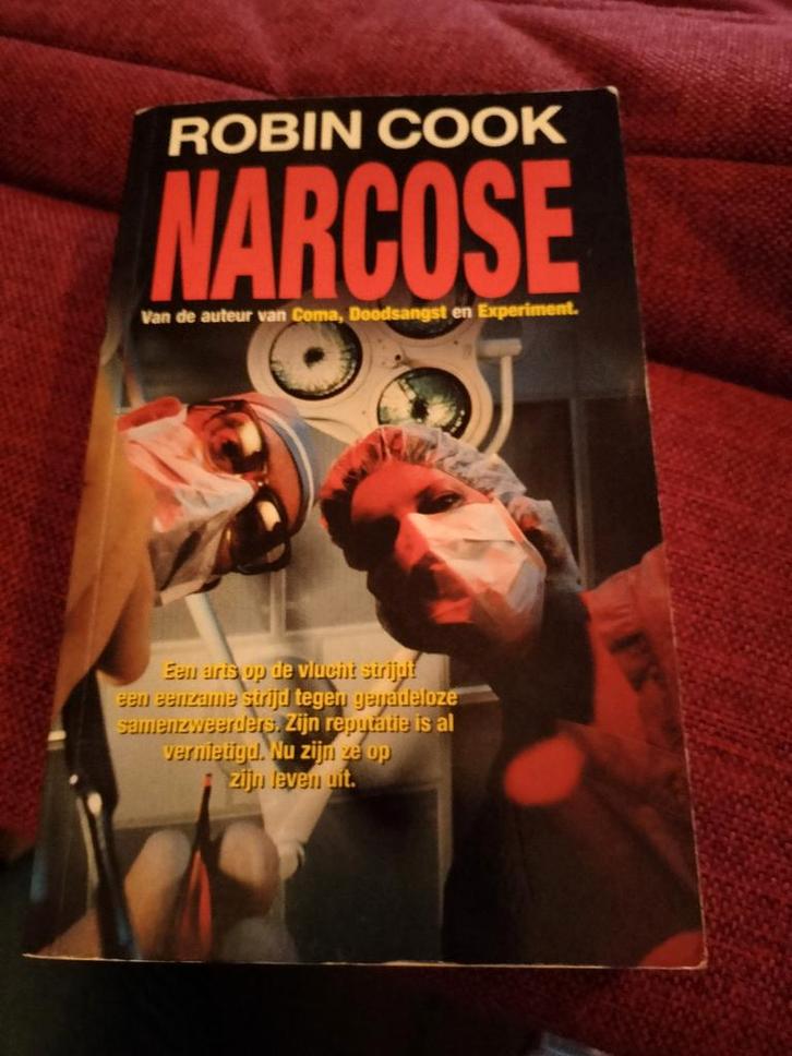 Narcose - Robin Cook Thriller, Boeken, Thrillers, Gelezen, Nederland, Ophalen of Verzenden