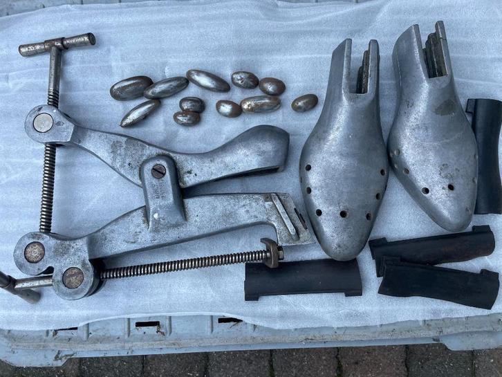 Oude schoenmaker gereedschap set –, Antiek en Kunst, Antiek | Gereedschap en Instrumenten, Ophalen