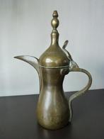 Mooie originele antieke Oosterse dallah of koffiepot 31 cm, Ophalen of Verzenden, Koper