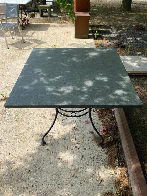Granieten Tuintafel 100 x 100 cm  Gepoedercoat frame, Tuin en Terras, Tuintafels, Zo goed als nieuw, Vierkant, Metaal, Ophalen of Verzenden