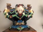 Majolica Bloempot met Faun en Engelen, Ophalen