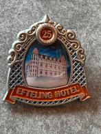 Efteling jubileum pin Efteling Hotel 25 jaar, Verzamelen, Efteling, Ophalen of Verzenden, Zo goed als nieuw, Button of Speldje