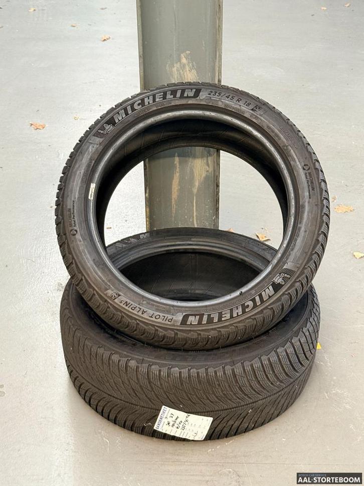 2x winterband 235/45 R18 94V Michelin Pilot Alpin 5, Auto-onderdelen, Banden en Velgen, Band(en), Winterbanden, 18 inch, 235 mm