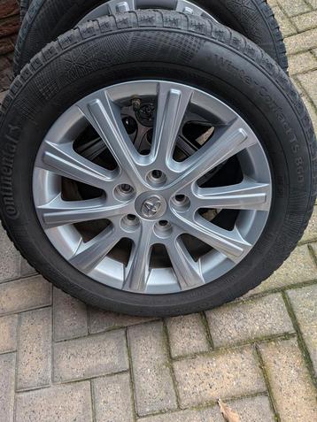 4 lichtmetalen 16 inchToyota velgen met winterbanden 205/55  beschikbaar voor biedingen