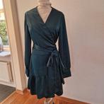 Chique Groen satijn nikkie jurk mt 42 . Nieuwstaat, Kleding | Dames, Maat 42/44 (L), Ophalen of Verzenden, Zo goed als nieuw, Onder de knie