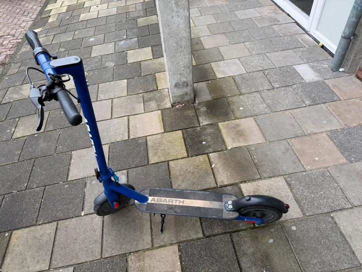 Elektrische Step - Abarth, Fietsen en Brommers, Steps, Gebruikt, Elektrische step (E-scooter), Ophalen of Verzenden