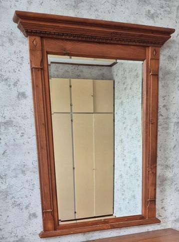 Spiegel 80 x 110 cm, houten lijst beschikbaar voor biedingen