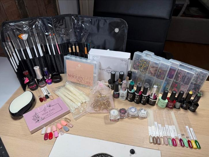 Verschillende producten gellak, Sieraden, Tassen en Uiterlijk, Uiterlijk | Cosmetica en Make-up, Zo goed als nieuw, Toebehoren