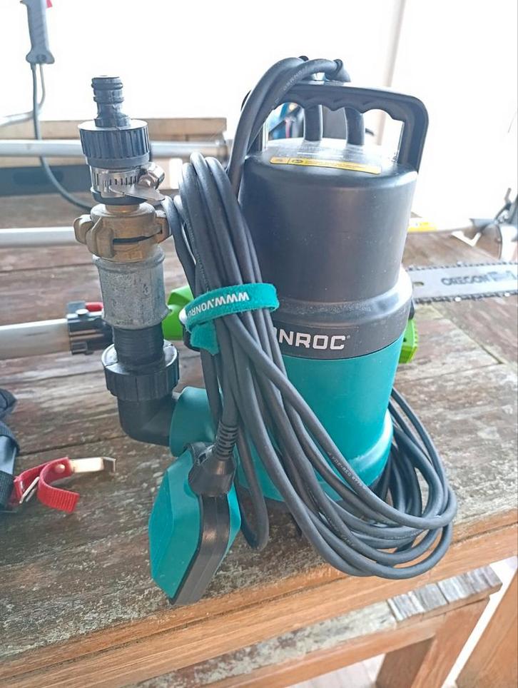 Dompelpomp, vuilwaterpomp 230 Volt. 1x gebruikt, Tuin en Terras, Waterpompen, Zo goed als nieuw, Elektrisch, Dompelpomp, Ophalen of Verzenden