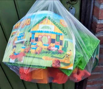 Maya de Bij 
Unico-Duplo school z.g.a.n. beschikbaar voor biedingen