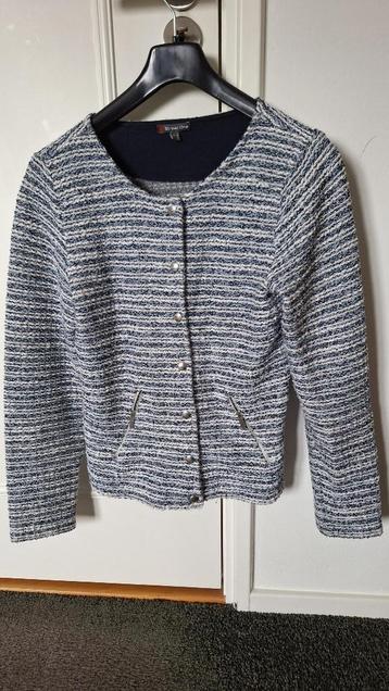 Vest blauw met wit mt 38 beschikbaar voor biedingen