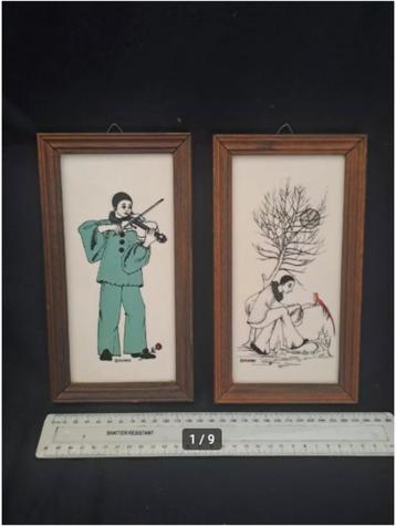 2 vintage Pierrot clown porcelain wall tiles wood frames 20 beschikbaar voor biedingen