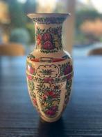 Chinese porseleinen vaas, famille rose stijl, begin 20e eeuw, Antiek en Kunst, Ophalen of Verzenden