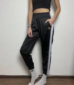 Nike trainingsbroek met knopen, Kleding | Dames, Broeken en Pantalons, Nike, Lang, Maat 42/44 (L), Ophalen of Verzenden