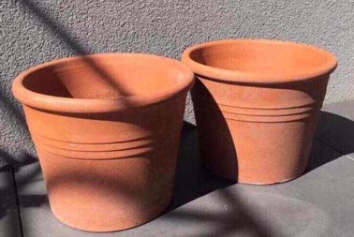 Italiaanse terracotta bloempotten 28cm, Tuin en Terras, Bloempotten, Zo goed als nieuw, Terracotta, Binnen, Balkon, Tuin, Minder dan 40 cm
