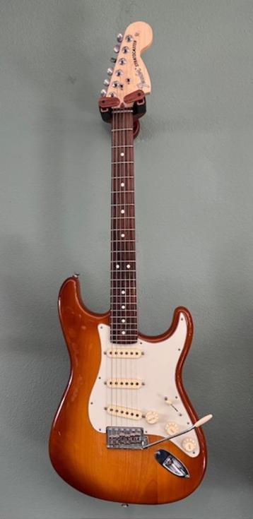 Fender stratocaster als nieuw beschikbaar voor biedingen