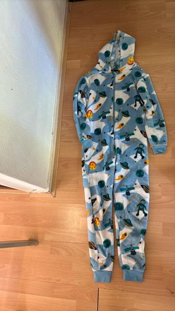 Onesie maat 140-146 beschikbaar voor biedingen