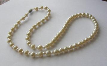 Mooie Vintage parel ketting Glasparel beschikbaar voor biedingen