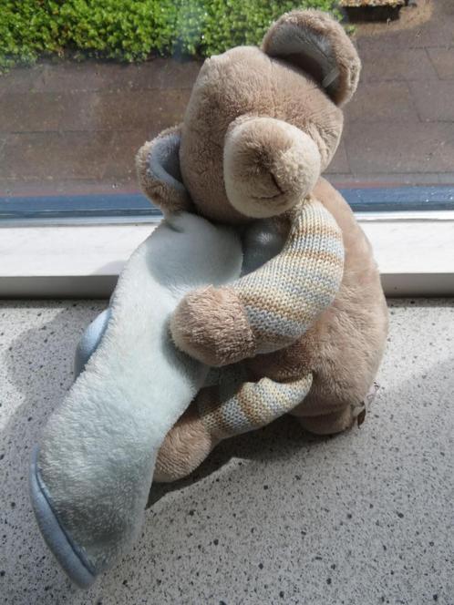 Licht blauw met bruine beer met knuffeldoek merk la Galleria, Kinderen en Baby's, Speelgoed | Knuffels en Pluche, Zo goed als nieuw