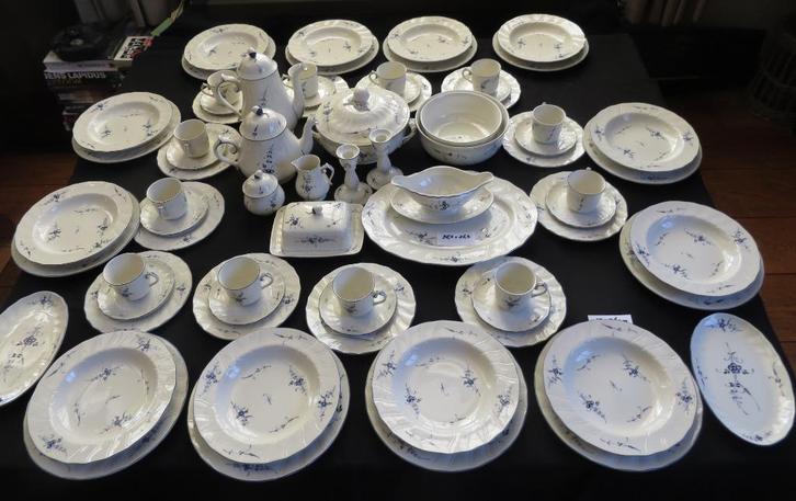 VIEUX LUXEMBURG 12 PERS. EET EN KOFFIESERVIES Z.G.A.N., Huis en Inrichting, Keuken | Servies, Zo goed als nieuw, Compleet servies